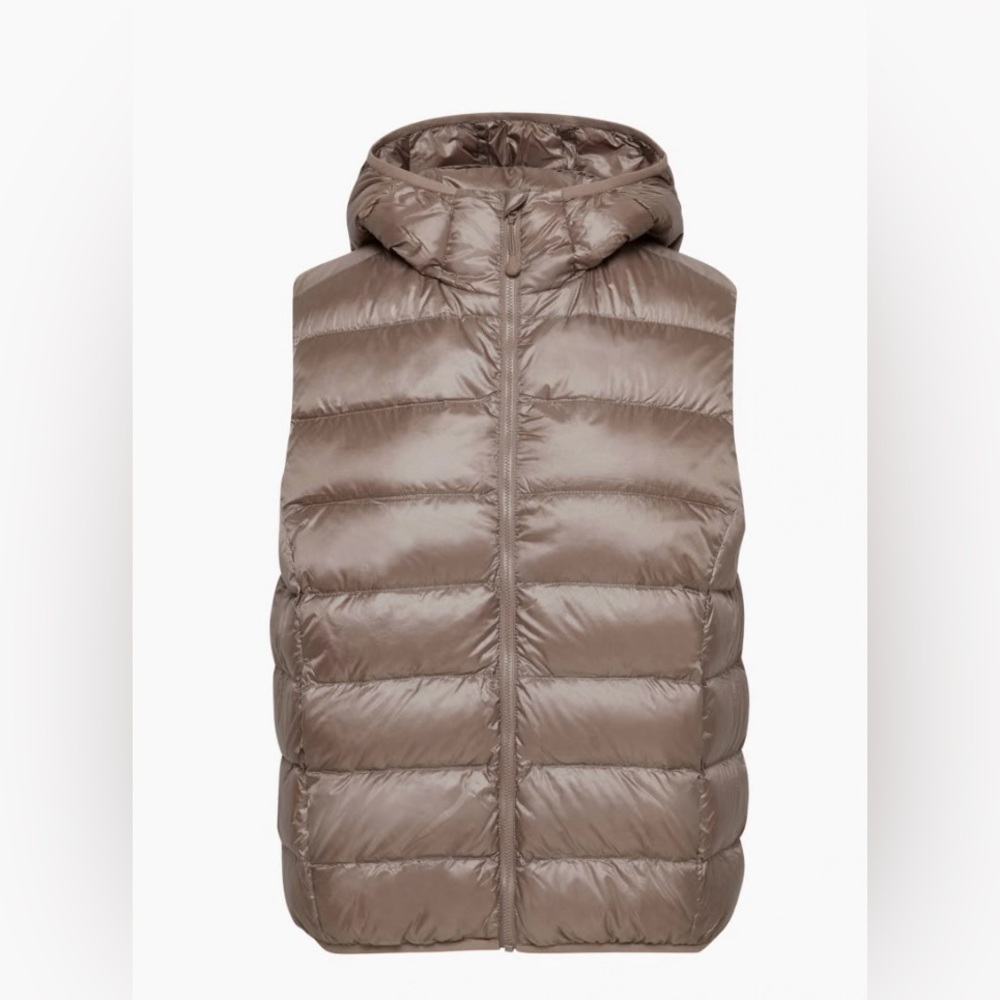 Aritzia little puff vest, size xxs, NWT, deep taupe